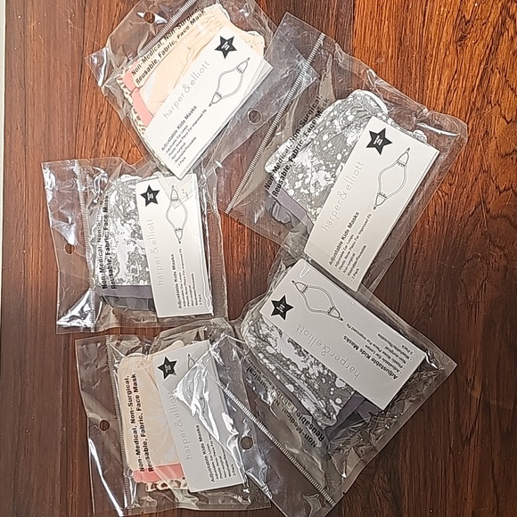 NEW harper & elliott 5 packs @ 3 kid's face masks adjustable reusuable washable - Picture 1 of 8